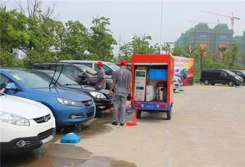 移動洗車機(jī)